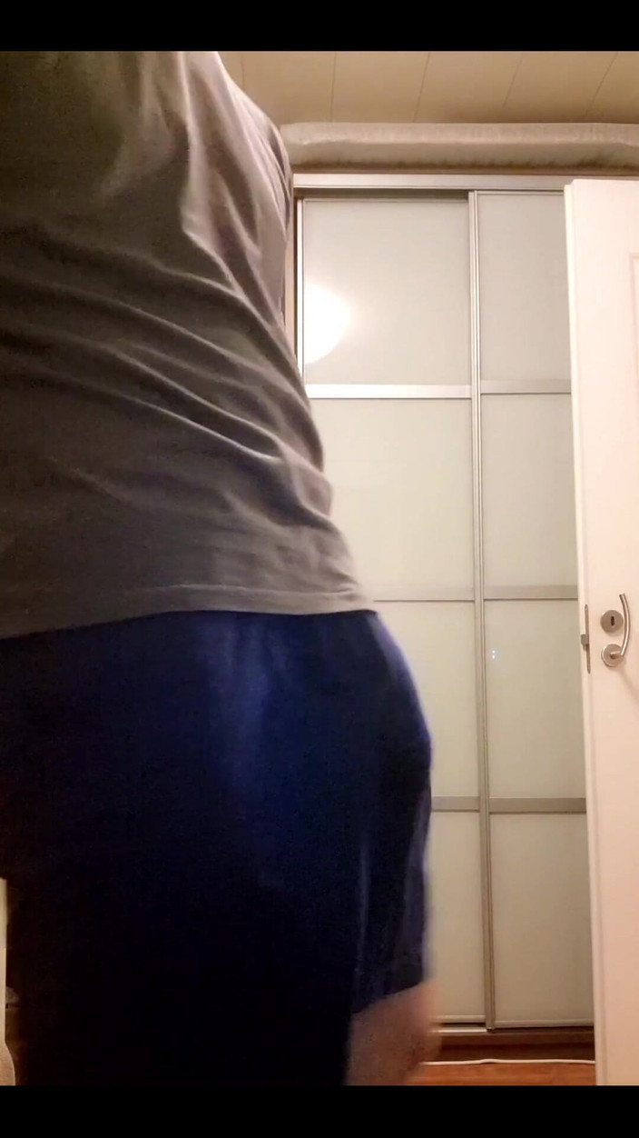 Awesome A: 你认为不穿内衣运动很好吗？