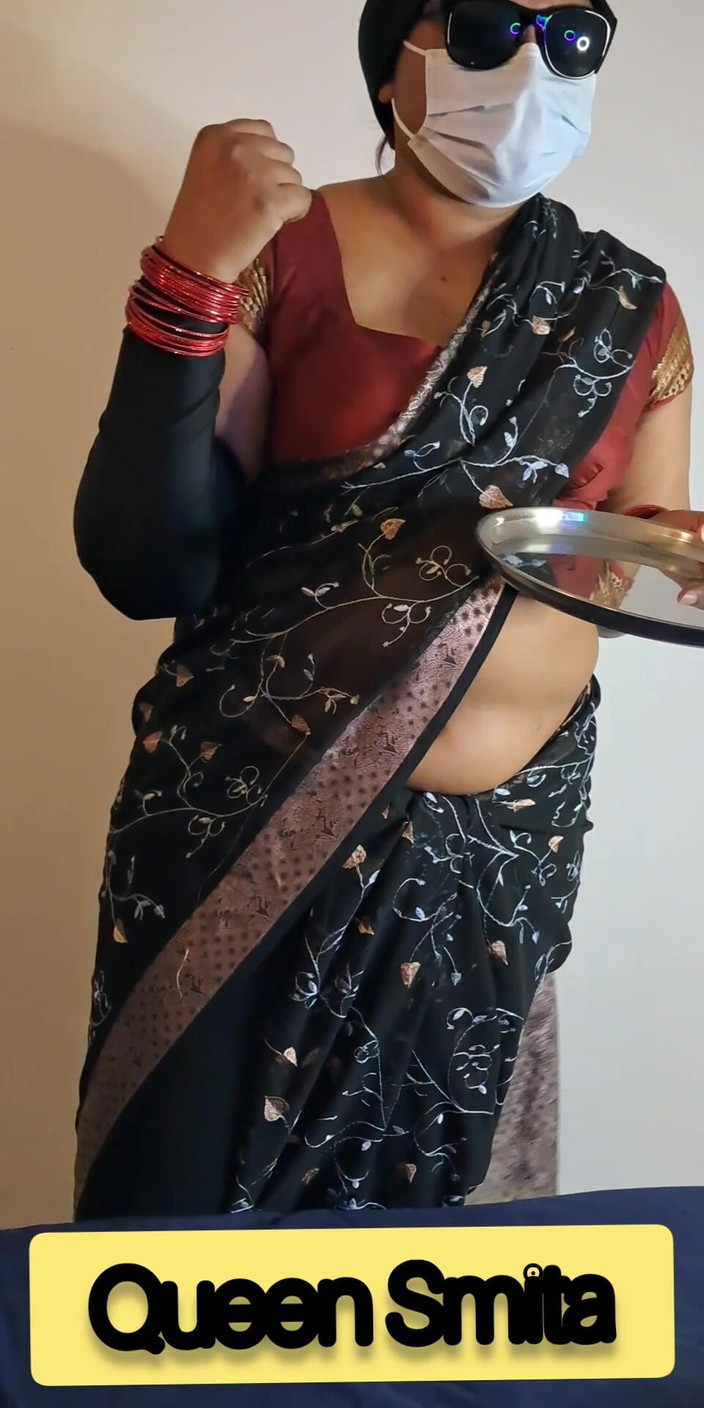 Goddess Silk Smita: Амма не хоче розлучатися з пасинком