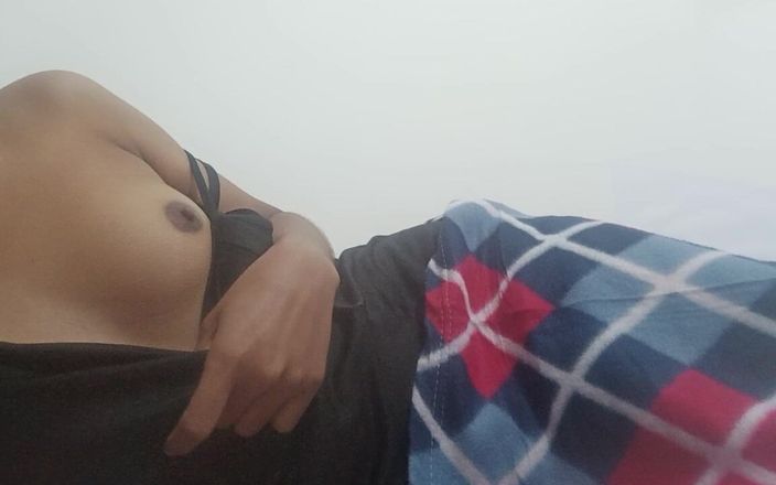 Desi Girl Fun: Masturbates in Her Living Room