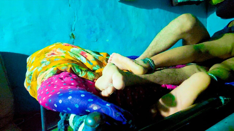 Desiputi7516: Indian Payal Bhabhi Fuking Hasband in Home XXX Video