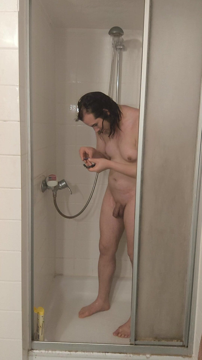 JanineLang: Mandi, mencukur, mengeringkan dan take Hormones