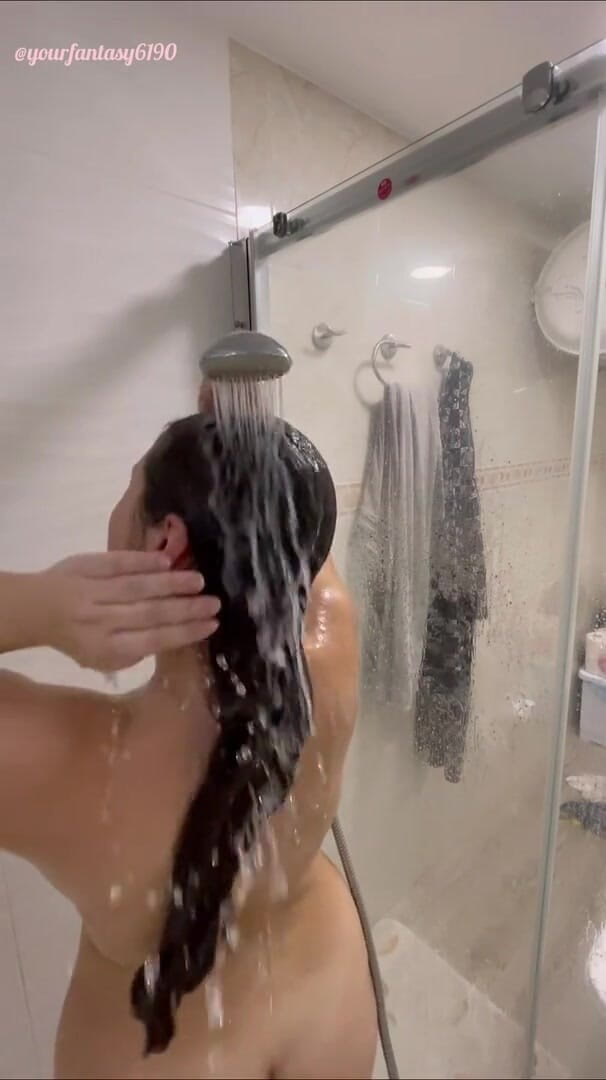 Your fantasy studio: Showering and shaving