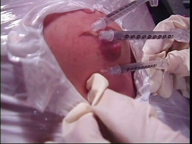 Tirrany Girls: Господині дражнять і грають з секс-рабом у підземеллі підвалу