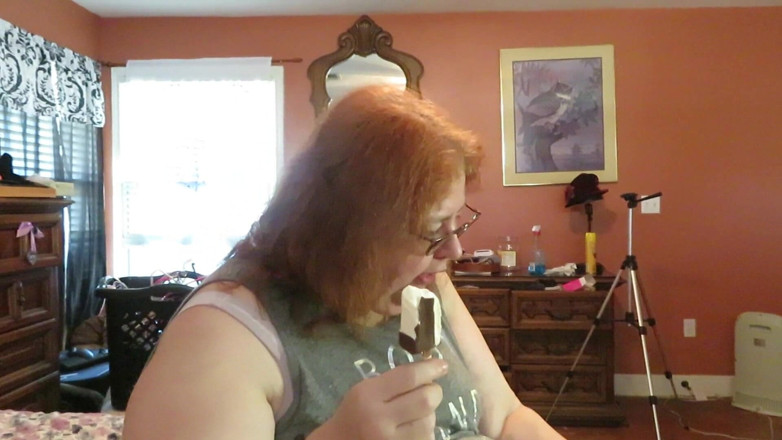 BBW nurse Vicki adventures with friends: BBW nurse Vicki enjoys eatting a chocolate vanilla ice cream...