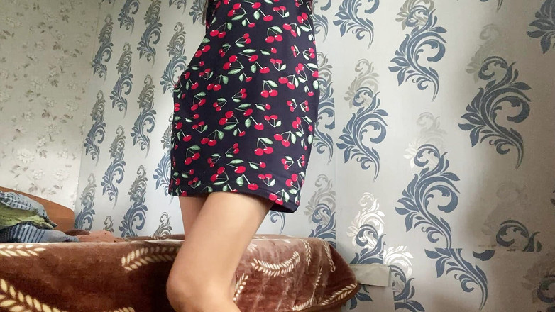 Alexa Holly: Nhìn thấy âm hộ của tôi mà không có quần lót