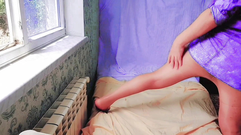 Kitty_Cross: Vuốt ve sự chú ý của bạn