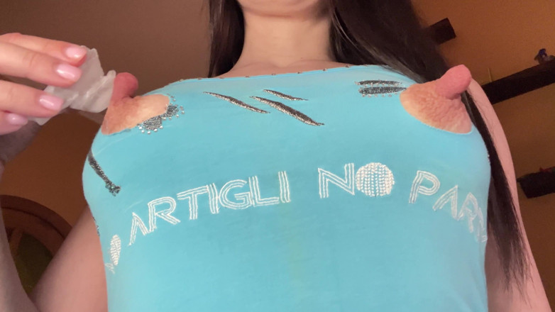 Kristi Ren: O gelo faz meus mamilos enormes ainda maiores