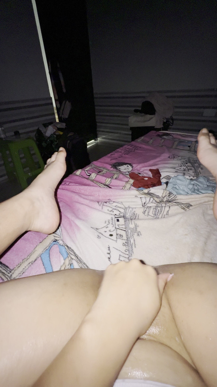lindaa77: Ibu tunggal Kolombia masturbasi sampai dia mengalami orgasme besar