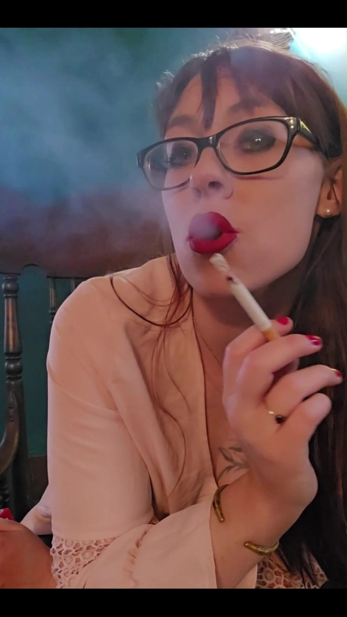 MistressThrope: How I Feel When I Get a New Carton of...