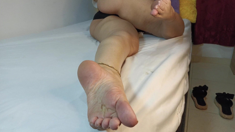 Queensofthefeet: Suole bellissime, piedi lussureggianti, gambe grandi, un sedere enorme