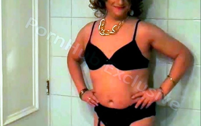 HectorChile1969: Madura crossdresser Fernanda em Lingerie