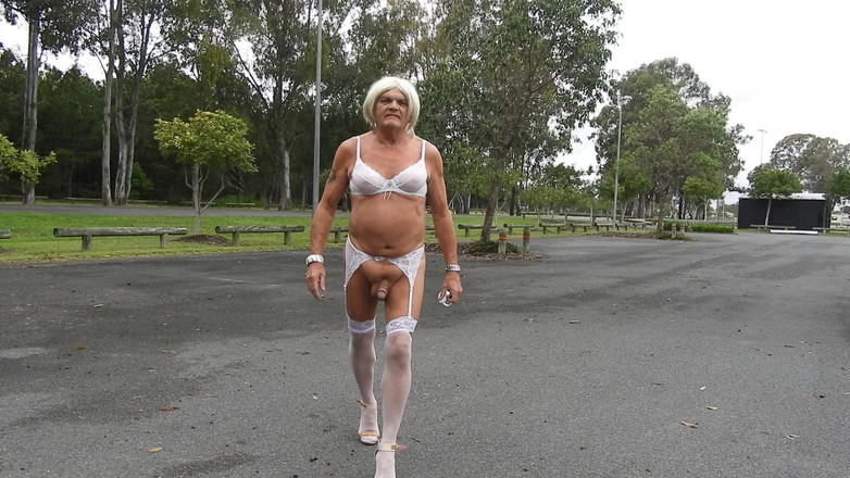 Sissy Becky: sissyslutbecky dogging maricas cadela/prostituta