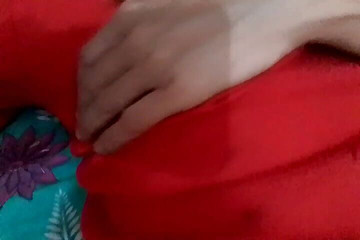 Gangbang straight: Zbliżenie sutka solo