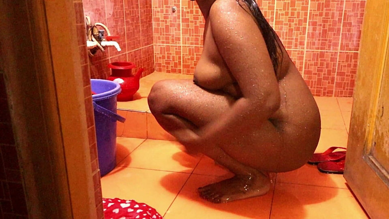 Rajshahi: 新的洗澡视频