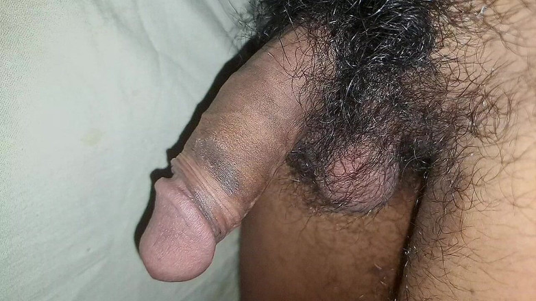 Desi_Porn_India: Jovem garoto indiano está mostrando seu pau grande parte 1.