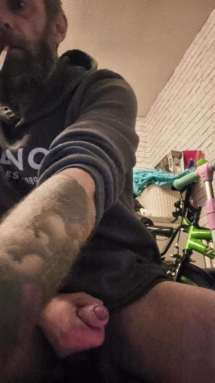 Smoking stoker: Masturbating My Big Hard Dick and Smoking