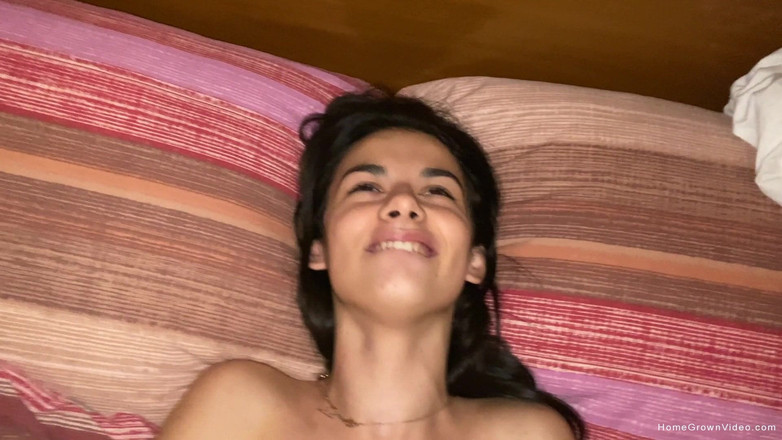 Homegrown Video: Sofia se fait baiser tard dans la nuit dans son...