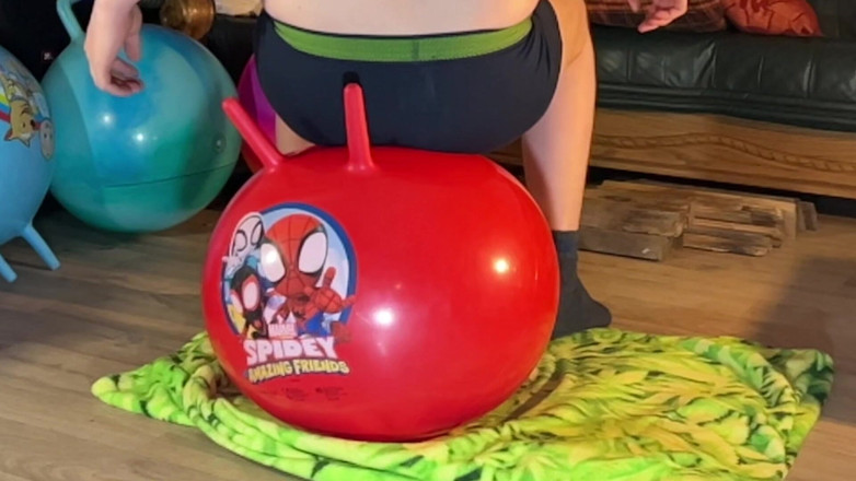 BeachBallsDuo: लाल हूपरबॉल पर उछलना - गैर पॉप 