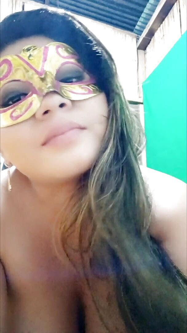 Martin13: Prima prezentare a Saritei, audiție cu înregistrare de acasă atingându-i țâțele și vaginul...