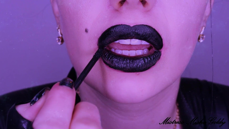 Goddess Misha Goldy: 광택 있는 검은 입술이 당신을 완전히 제어할 수 있습니다! 흑누나의 젖을 빠는 흑누나