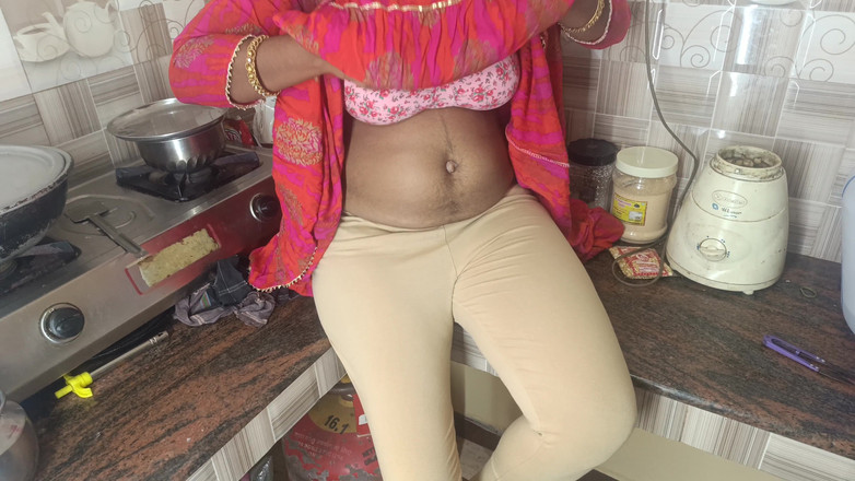 Laxi ammu: Desi v kuchyni