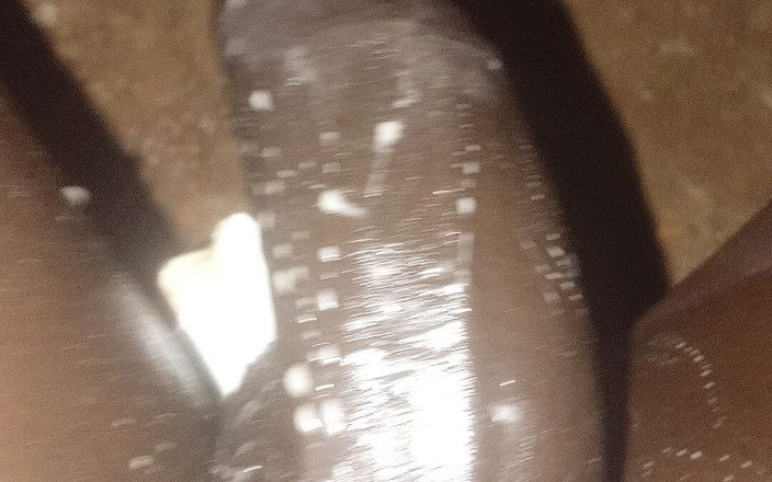 Hongi: 私は自分とBBCを楽しむのが大好きです