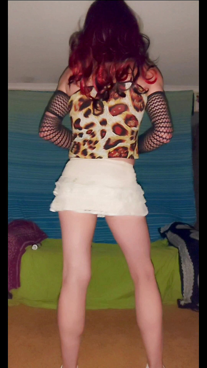 Lizzaali: Goyangan dan goyang pantat