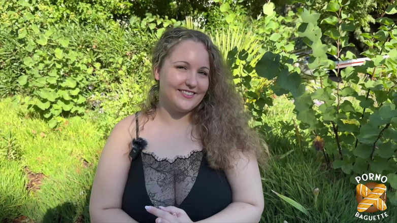 Porno Baguette: Alysieuse, ragazza biricchina, mangia