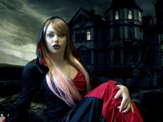 Goddess Misha Goldy: Sunt stăpâna ta Malefică Vampire și decid ce vei face
