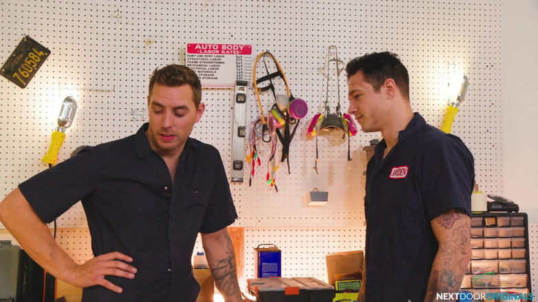 Next Door Studios: 큰 자지에 따먹히는 핫한 Af 메카닉 - Jayden Marcos - Nextdoorstudios