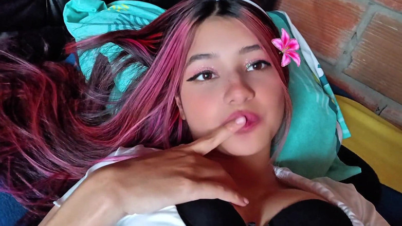 Yuli and tony: Kolumbianisches teenie-mädchen berührt sich selbst