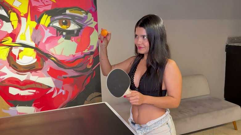 Camila Henao: Kurvige latina mit einer nassen muschi und einem dicken arsch...