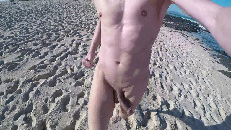 outdoor-fun: 和博纳在海滩上赤身裸体奔跑 1