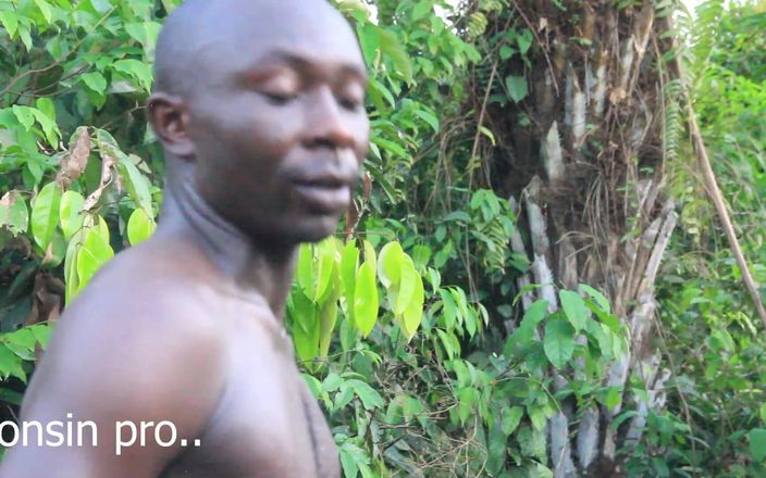 Zion: Muito dia homem de Uganda se divertindo com sua namorada...