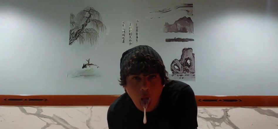 LeoTeenLatinos: タイ人男性のペニスを、口の中に射精するまでしゃぶったばかりです