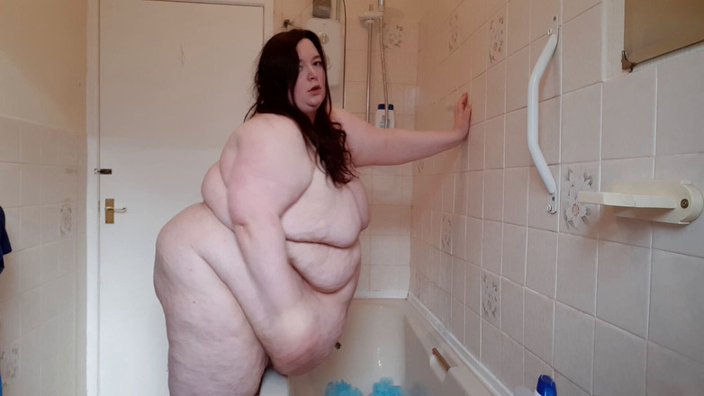 SSBBWLadyBrads: SSBBW perut dan badan bergoyang