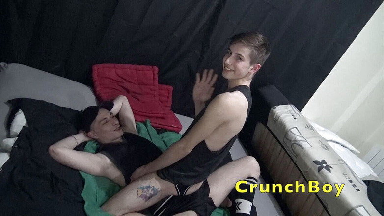 AMATOR BAREBACK FRENCH PORN: Masum seksi twink jockstrap'ta Fabien tarafından korunmasız sikiliyor