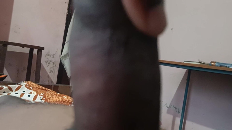 shapemodel: Nackte mallu ist schwul