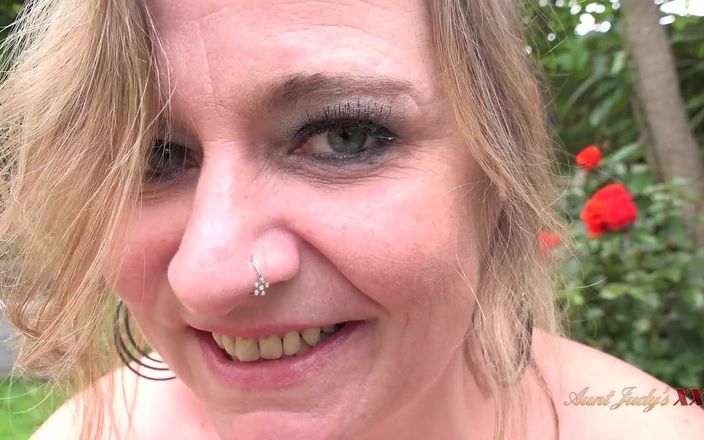 Aunt Judy's XXX: AuntJudysXXX - la formosa milf 46anni nel ti fa scopare (punto di vista)