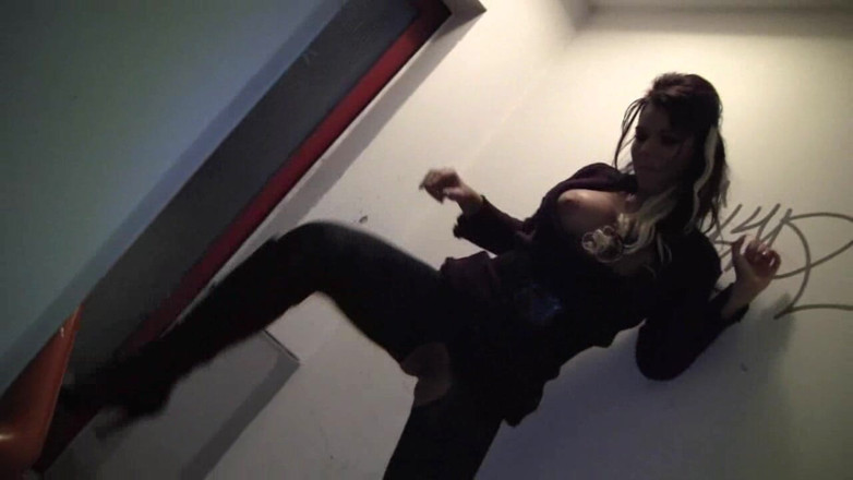 Aische Pervers: Stairwell Flooded with Piss