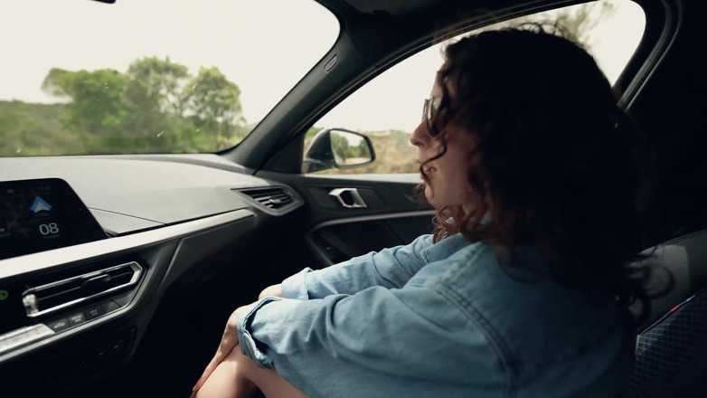Tate: Horny Hitchhiker Give with Her Mouth for the Ride