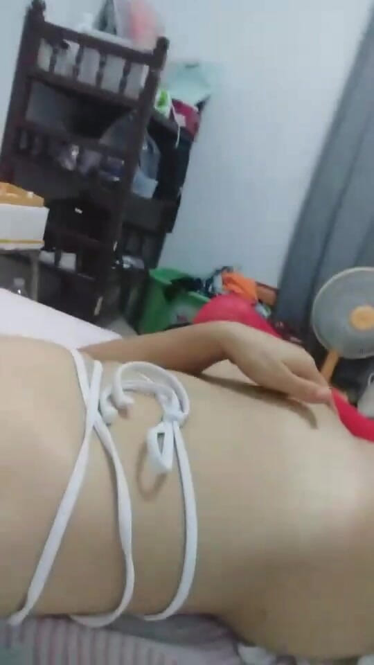 Lucky Kik: Kik train may mắn đút sâu vào họng và lỗ của...