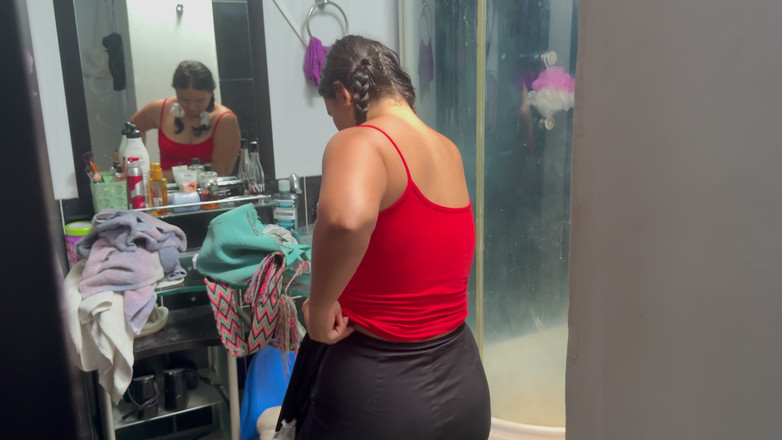 MaRaSexx: Con riêng bẻ mông của người giúp việc được mẹ kế...