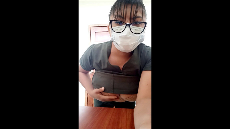 Martin13: L'infermiera dentale è una troia sporca che fa porno fatto in...