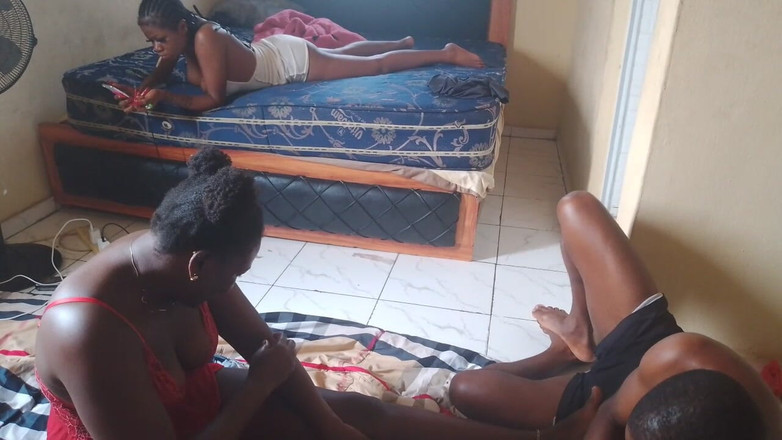 Sex naija 1: Dva přátelé hrají hry