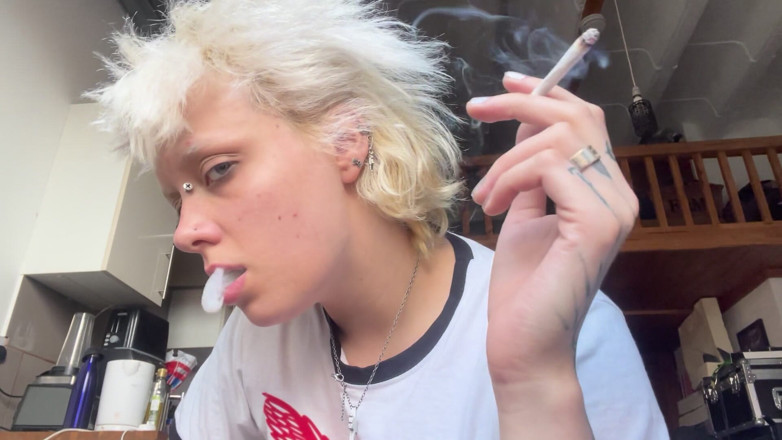 Glitterqueen1999: Smoking a Cigarette Lazy Coffee No Makeup