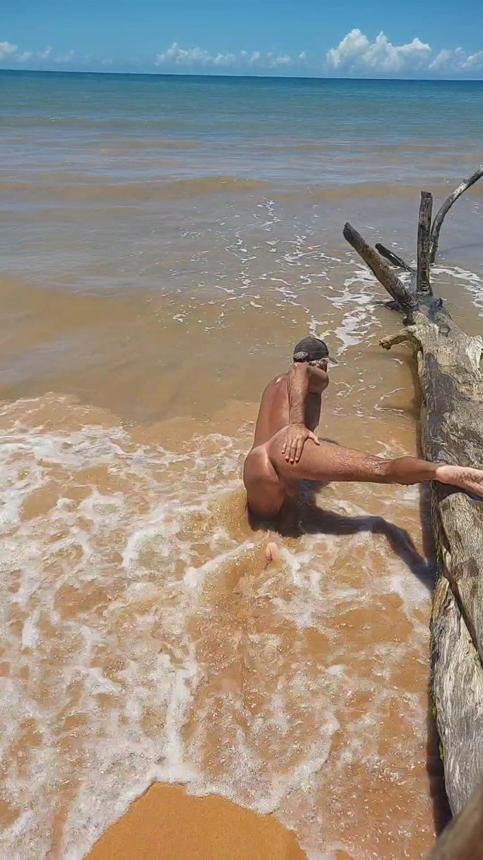 Ladysilvas: Naked Ladysilva on the Beach Showing off Her Tanned Hot...