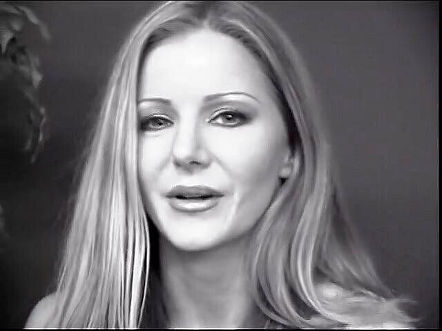 Stunning MILFs: Curvă vorbind despre ce îi place