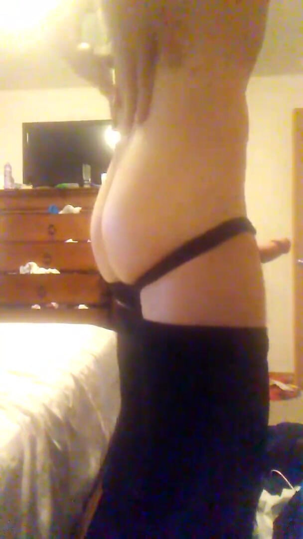 8inmanskny: Strip sexy de dormitorio