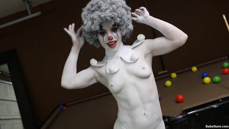 Babe Stare: Tia Is Nude And Painted As A Clown
